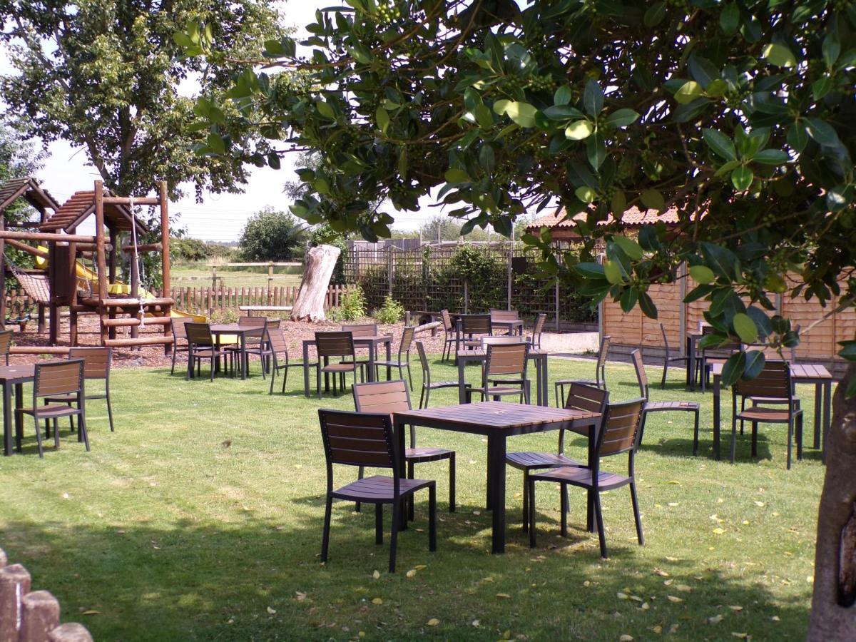 מלון The Fountain At Tuxford & The Square And Compass Normanton On Trent מראה חיצוני תמונה